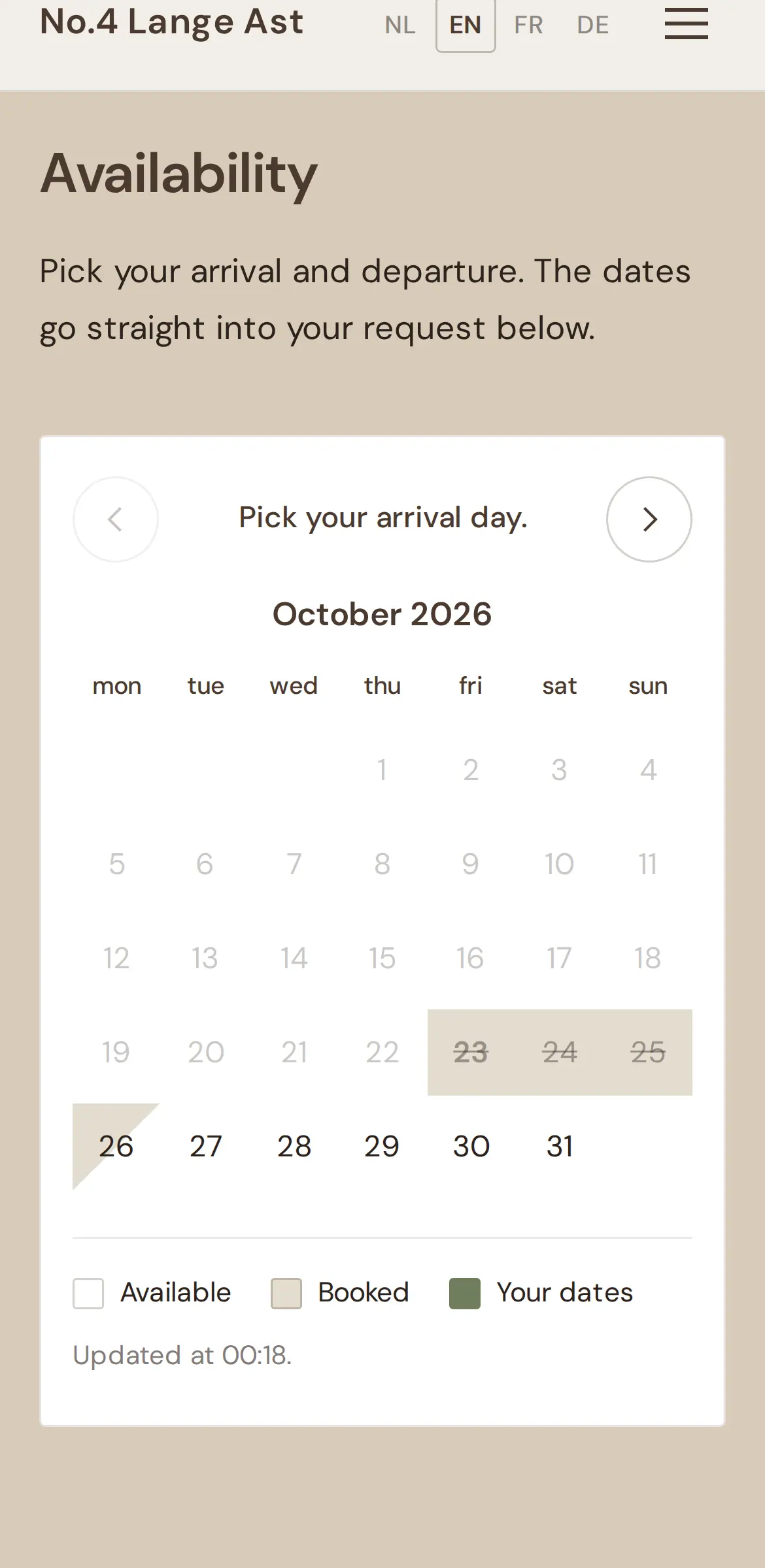 The No.4 Lange Ast calendar on a phone: October 2026, booked nights struck through, with free, booked and your choice as legend.