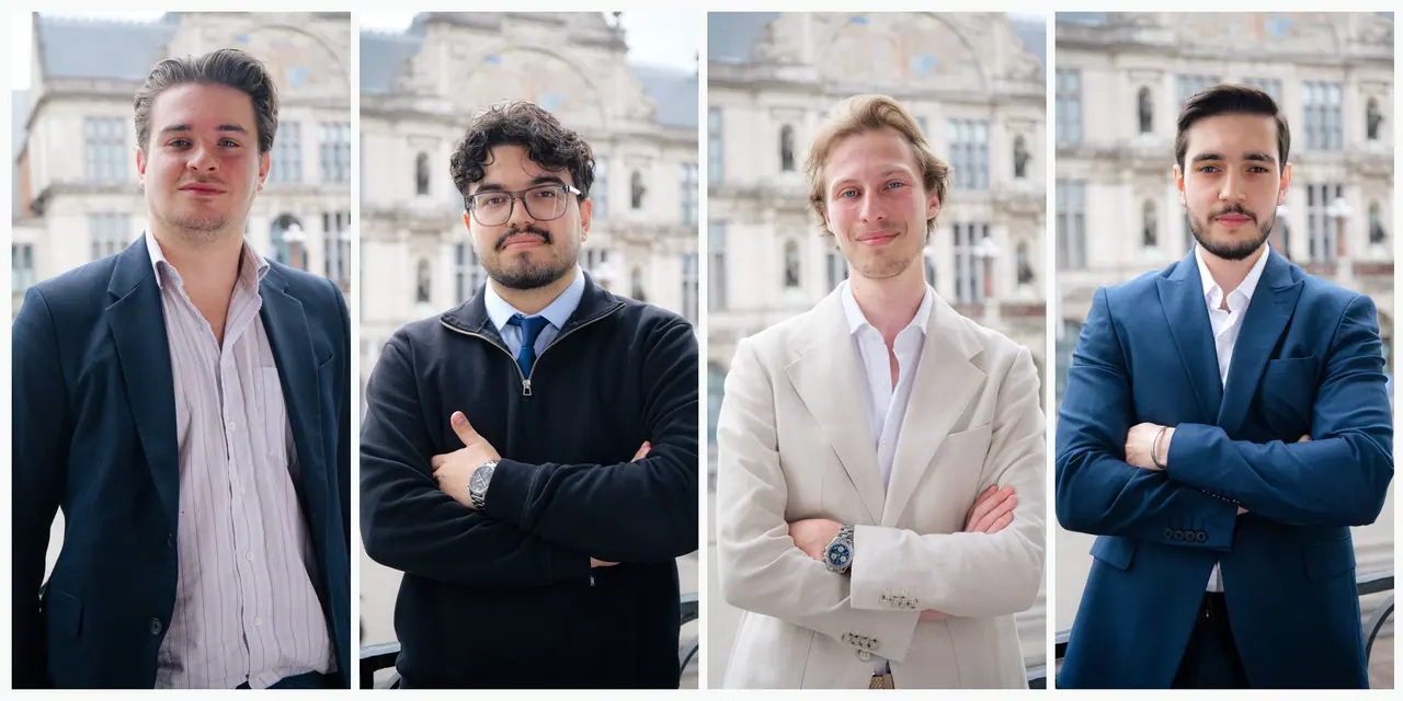 Vier portretten uit de teamshoot van VBS, op het balkon van ons kantoor in Gent