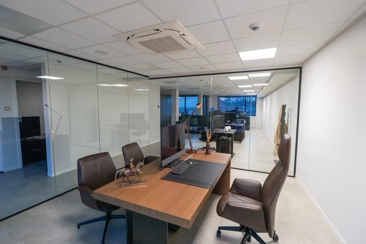 The FK Boekhouding office, ready for filming