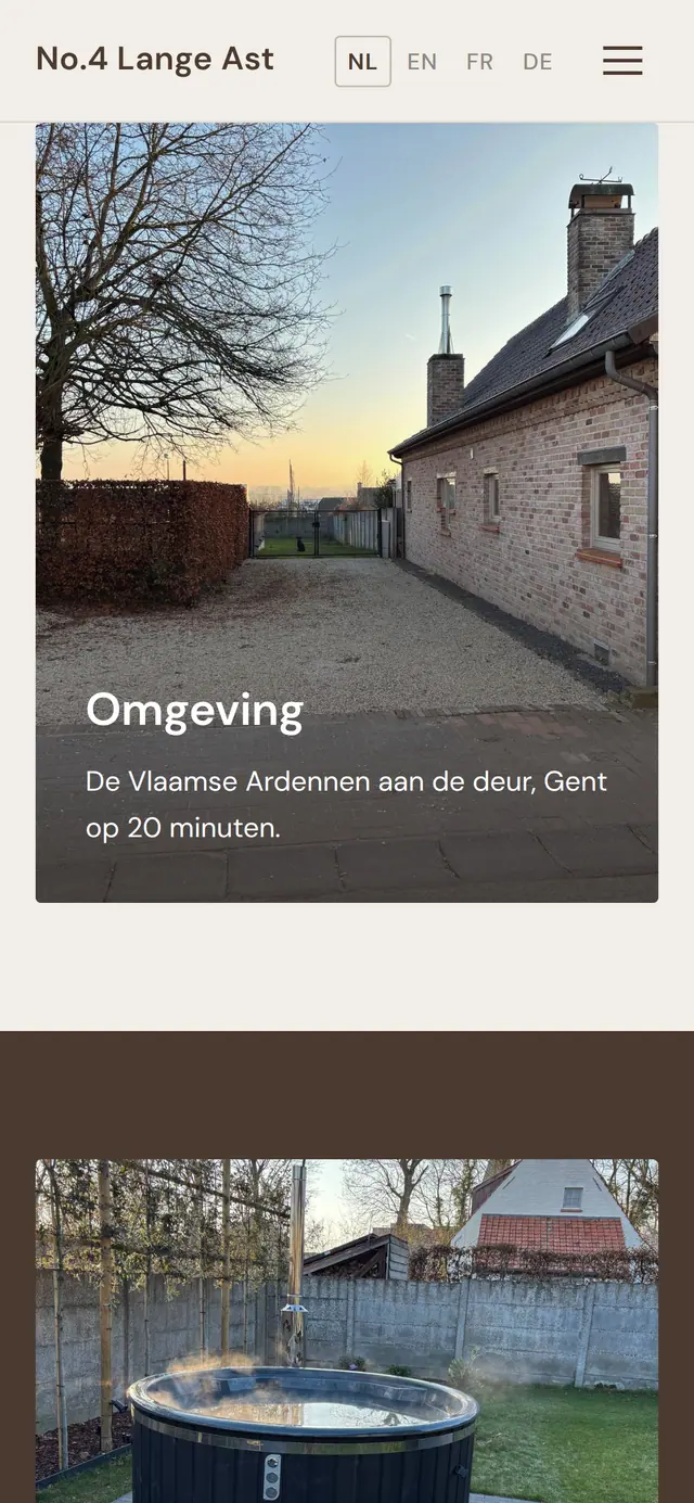 De site van No.4 Lange Ast op een gsm, een WordPress-site die we uitbreidden